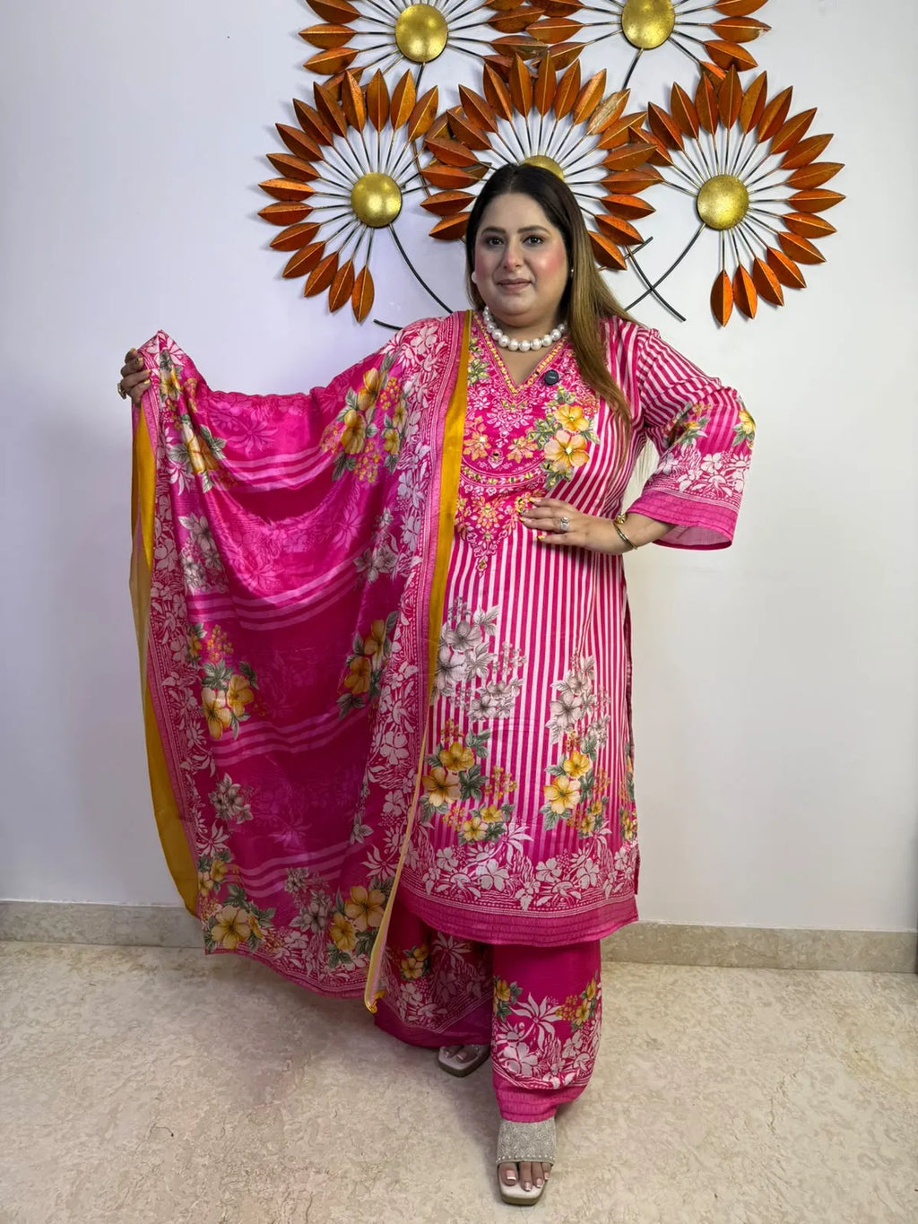 Liora Digital Printed Suit Set - View 2