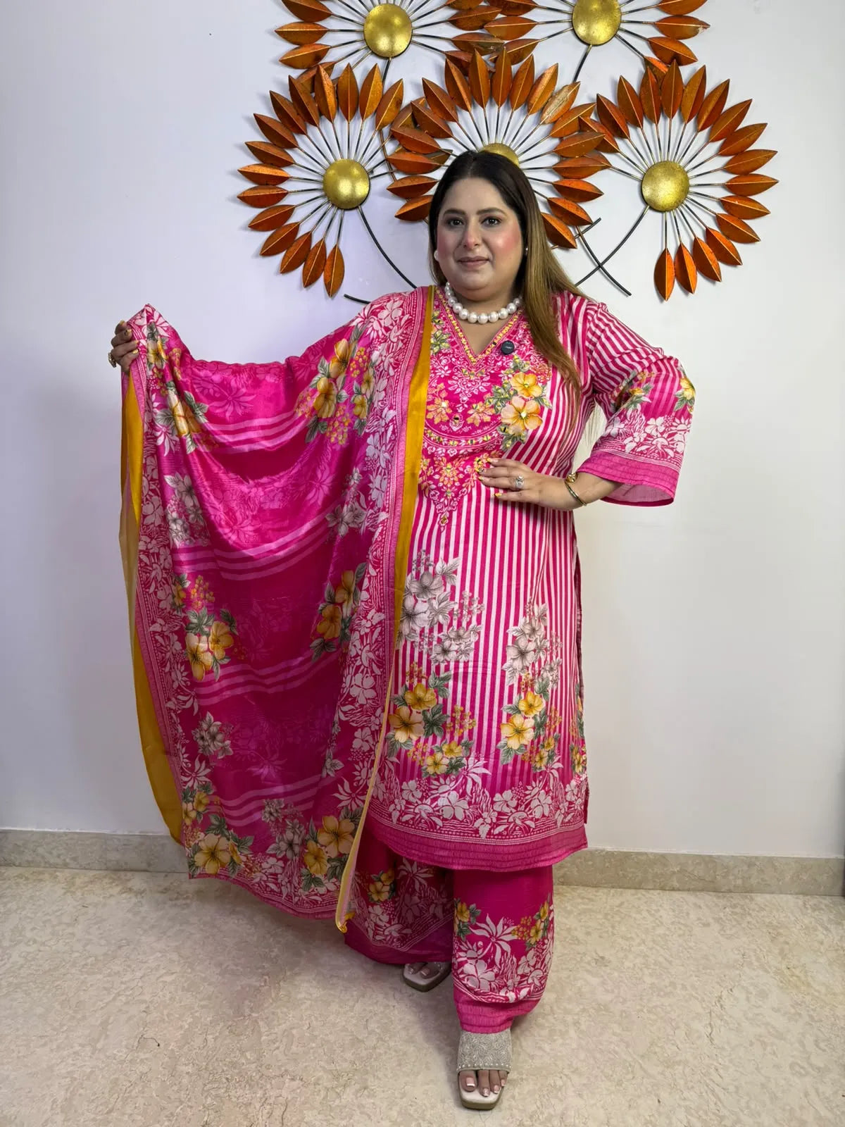 Liora Digital Printed Suit Set - View 2