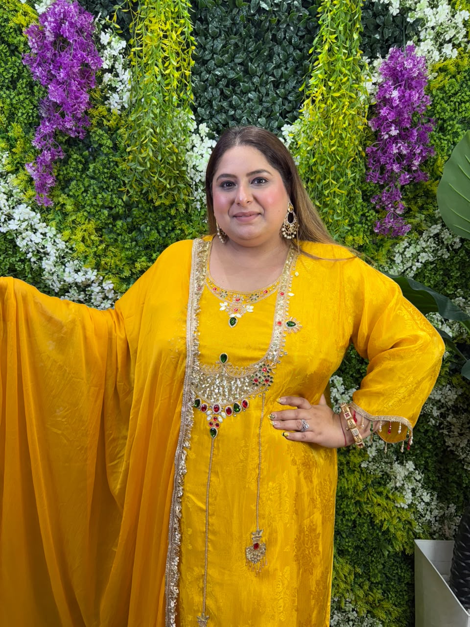 Gulnoor Suit Set - View 3