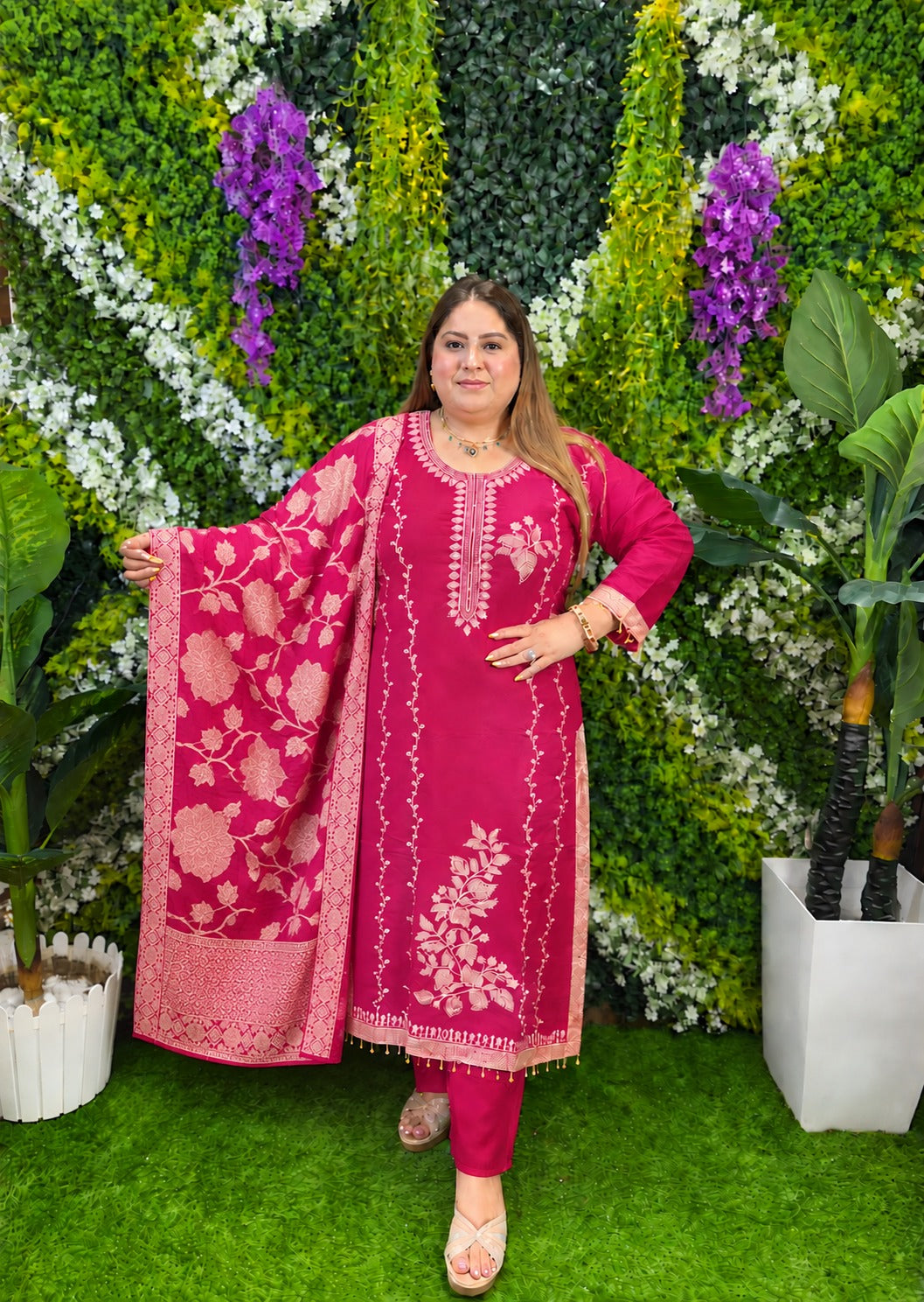 Roopkala Suit Set - View 3