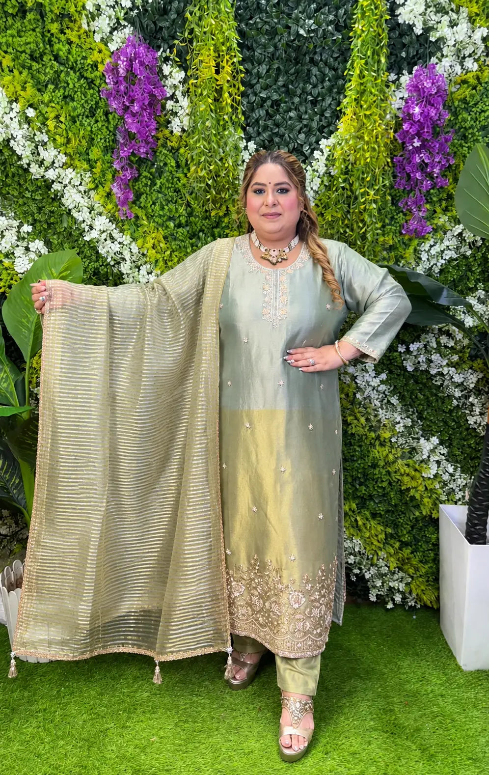 Sona Chandi Suit Set