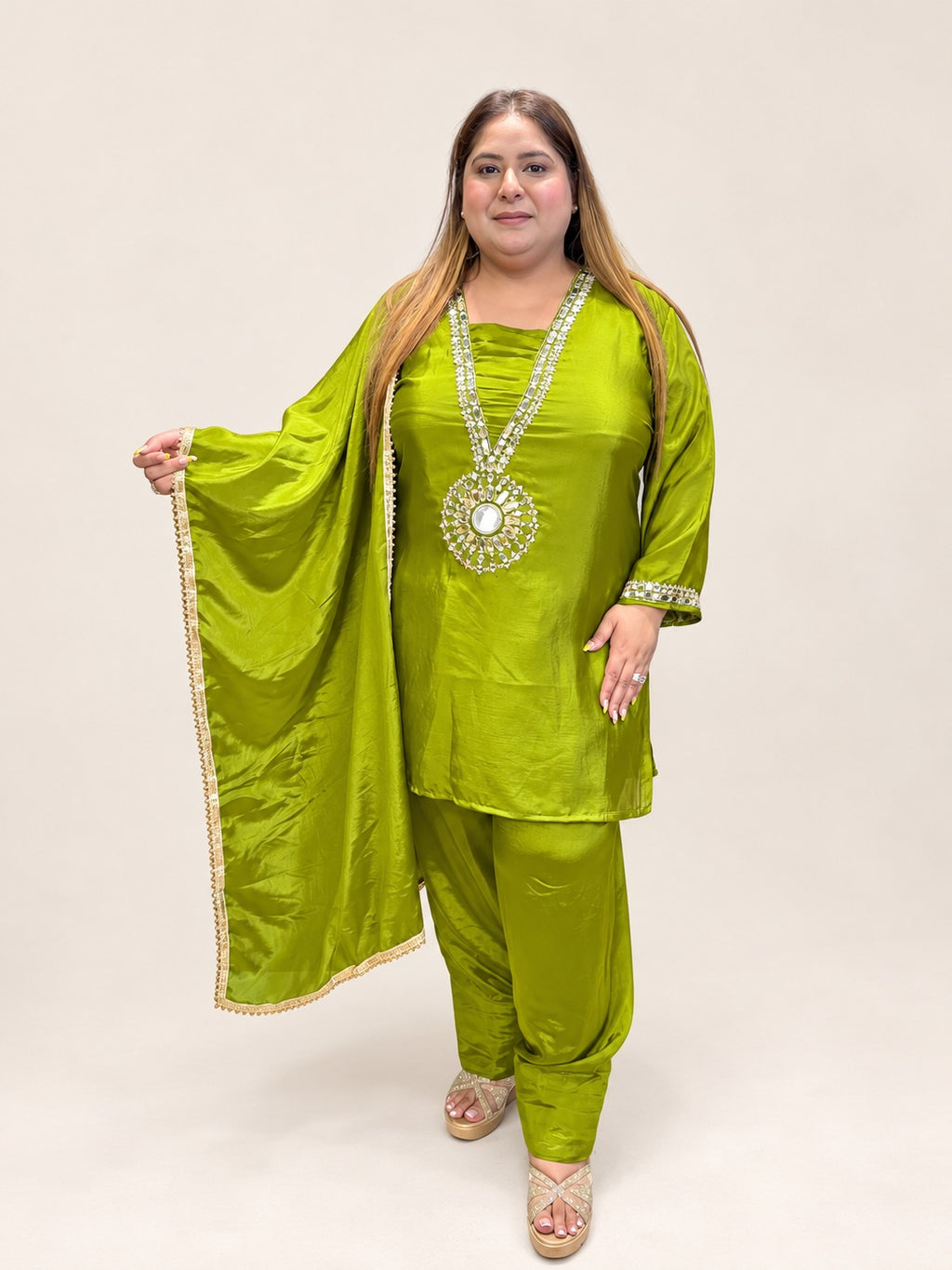 Tarini Farshi Suit