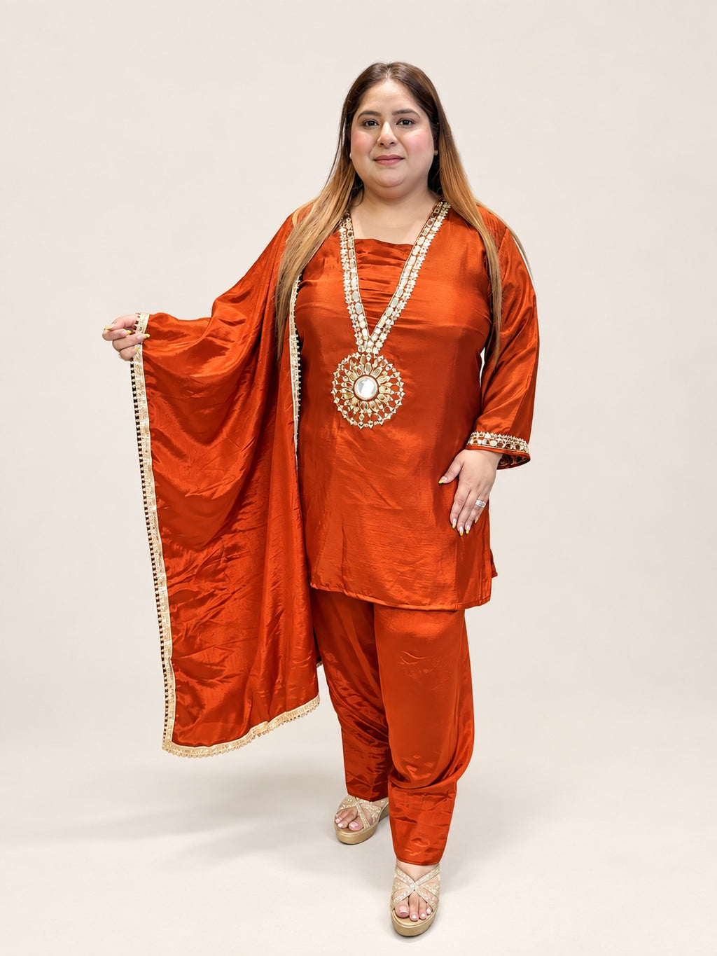 Tarini Farshi Suit