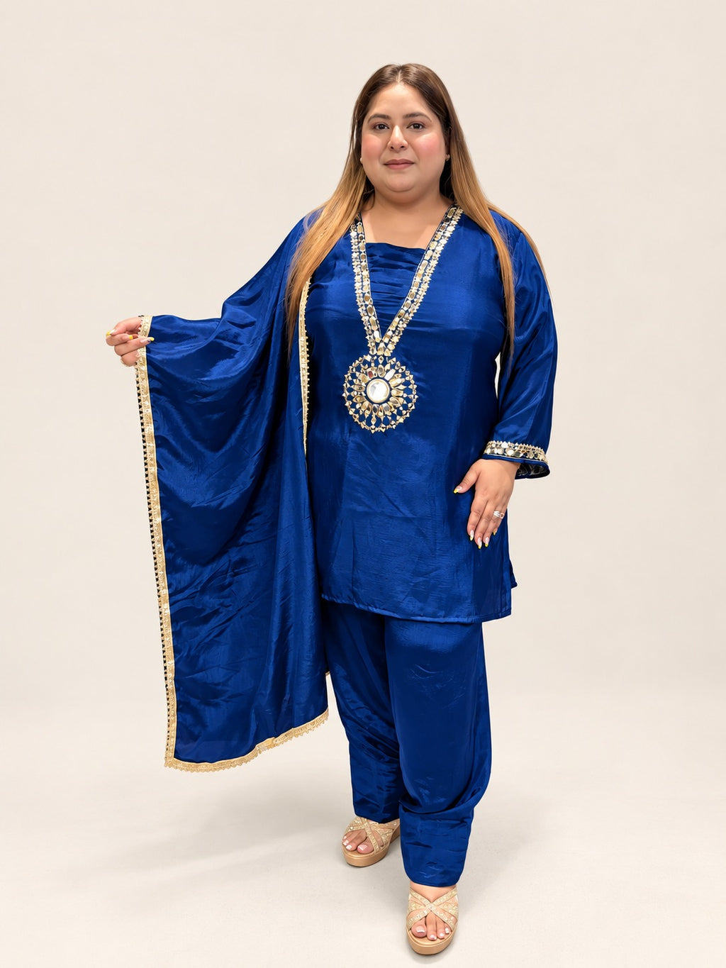 Tarini Farshi Suit