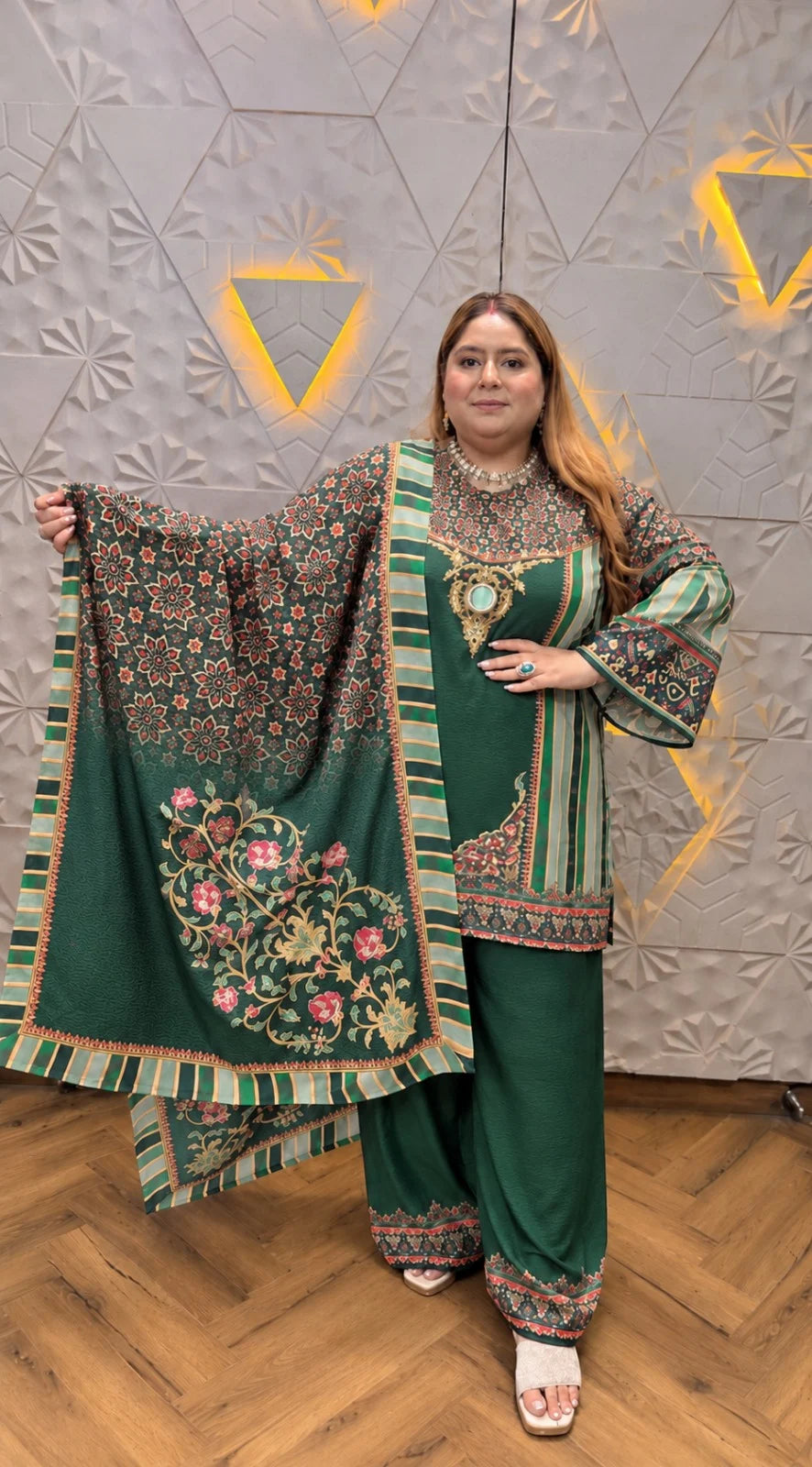 Tavishi Suit Set