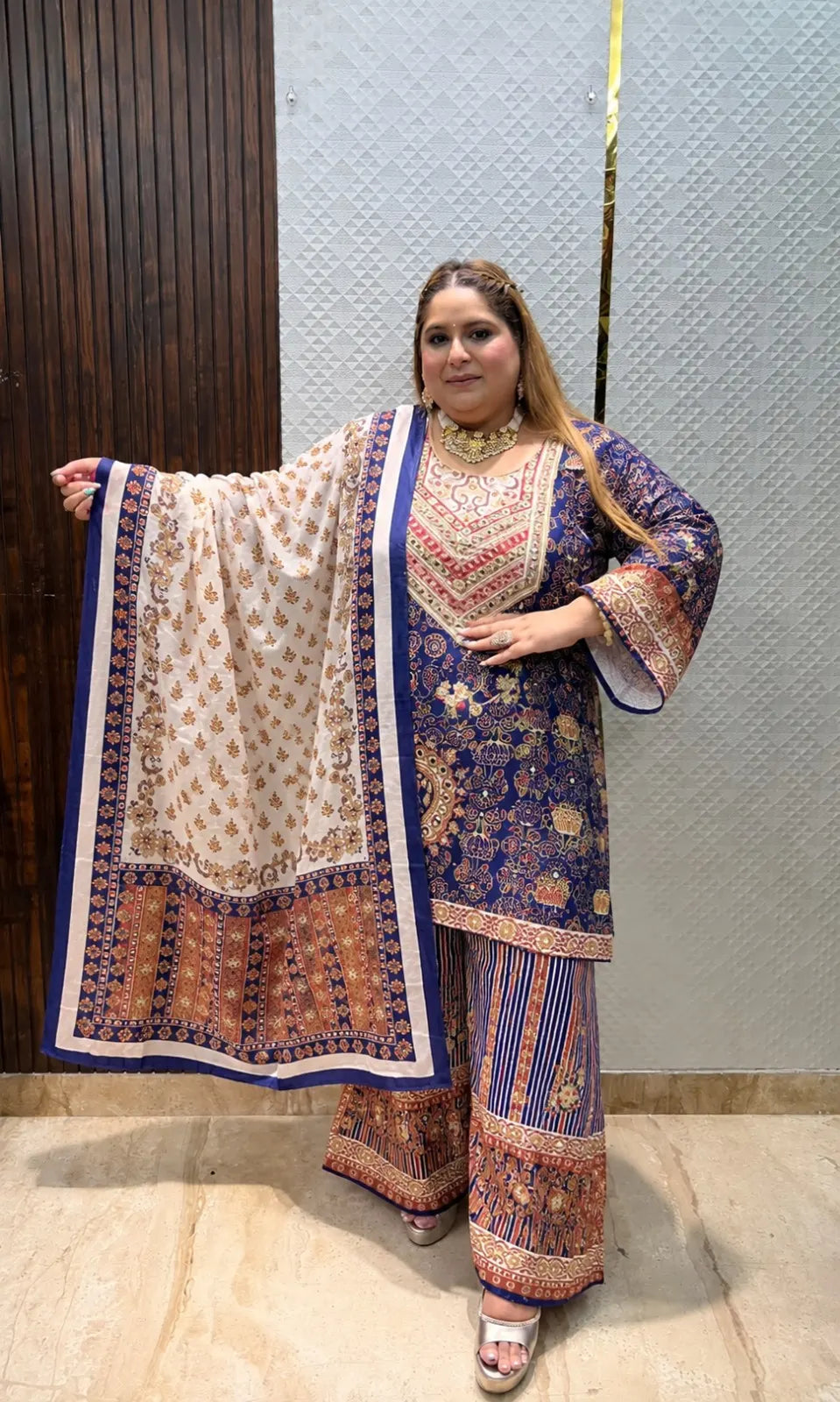 Roohani Suit Set