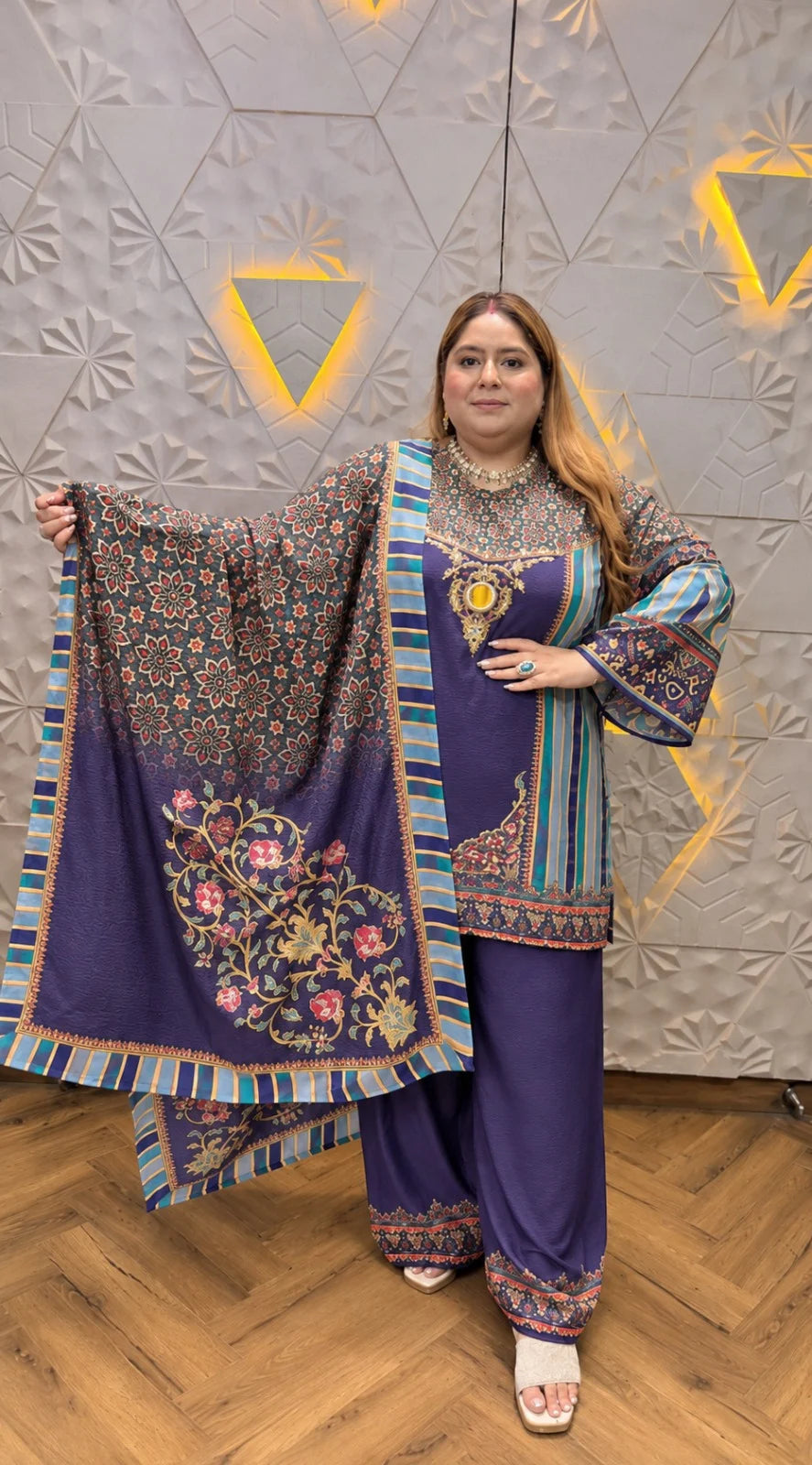Tavishi Suit Set