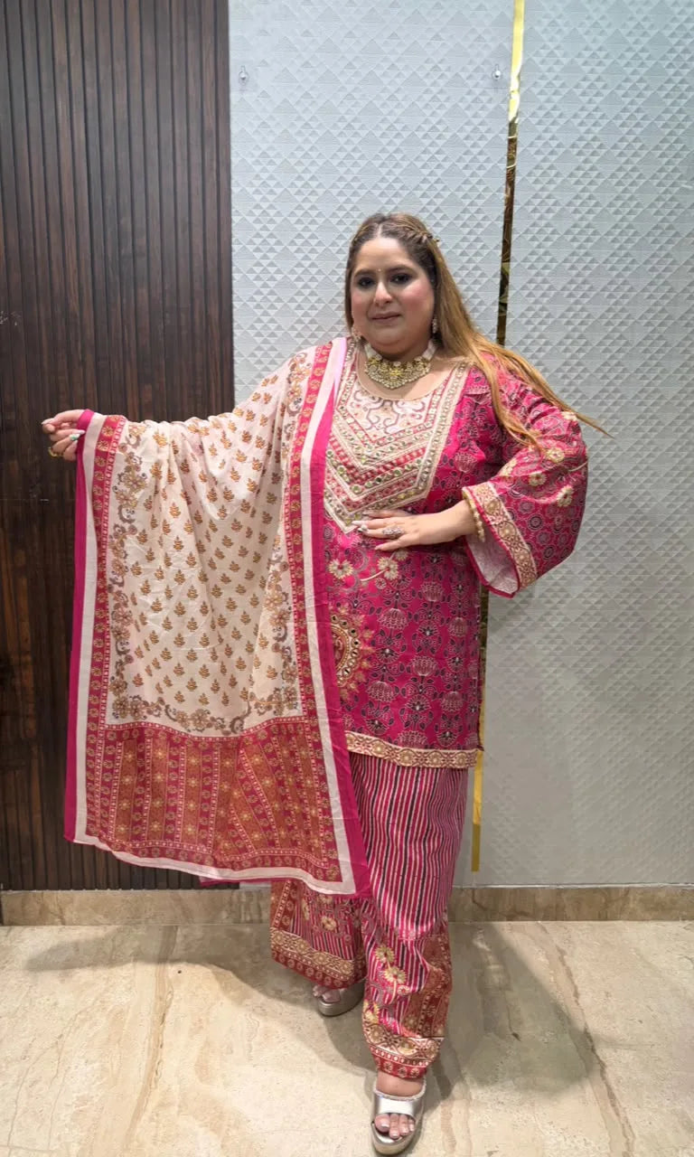 Roohani Suit Set